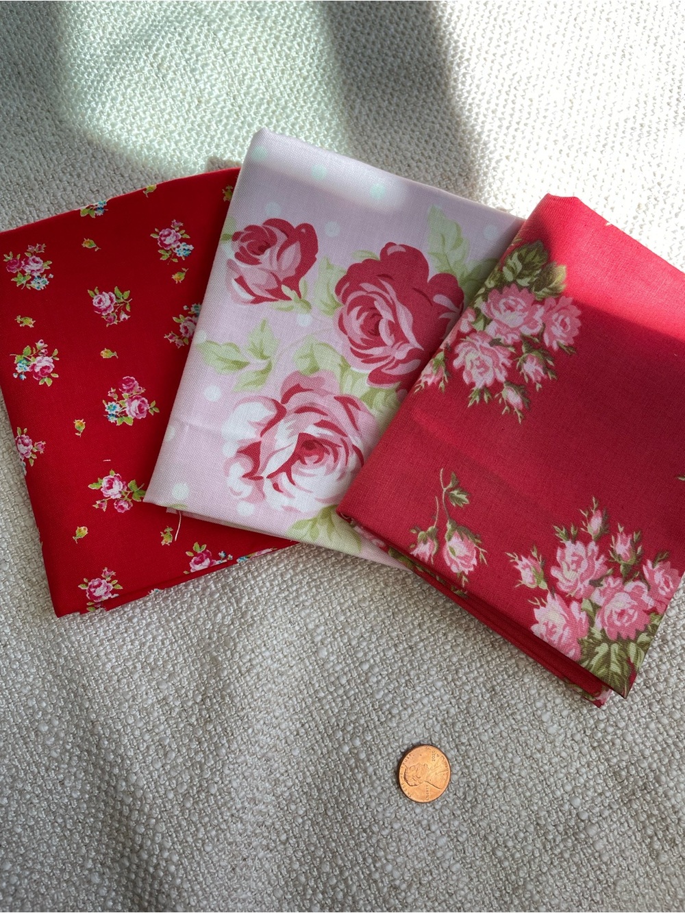 (3) 18x21" Fat Quarters Red Pink Floral Roses Pattern Cotton Fabric Quilting